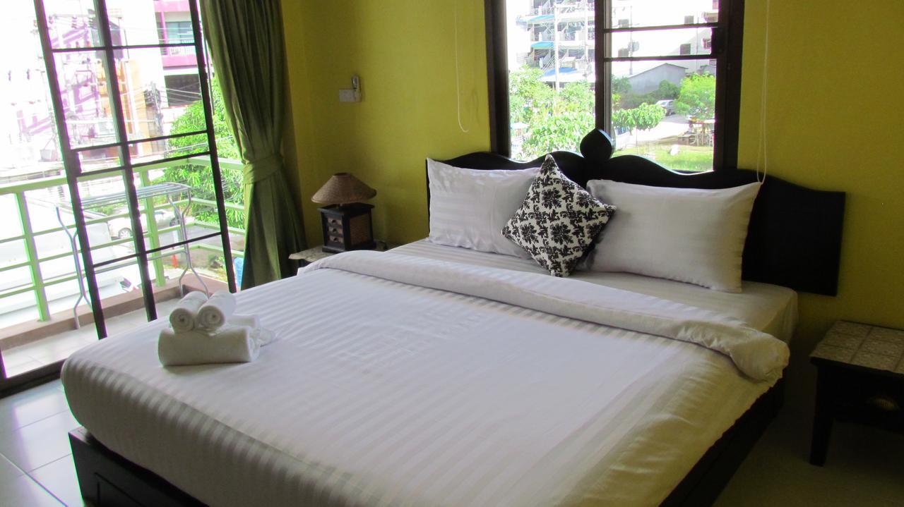 La Piccola Patong Hotell Eksteriør bilde